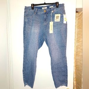 Vintage America Boho Capris.  Size 18.